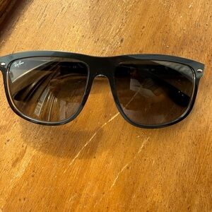Ray-Ban Classic Black Sunglasses
